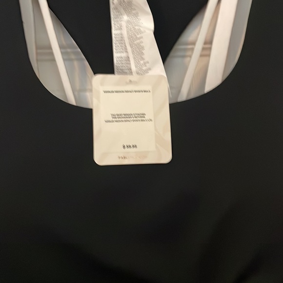 Fabletics medium impact sports bra - Picture 2 of 3